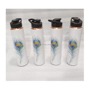 Botella de agua de cobre premium para una ingesta regular de agua que apoya la digestión natural y el bienestar. - Product Image 2