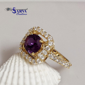 Anillo de Halo de Alejandrita de Lujo para Mujer - Anillo de Compromiso de Plata de Ley 925 con Circonitas Cúbicas - Product Image 5