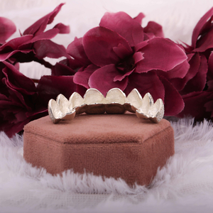 Grillz de luxe personnalisés avec diamants pour hommes et femmes – Collection de bijoux de mode urbaine élégante - Product Image 2