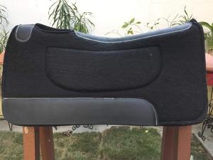 Tapis de selle western polyvalent en cuir de vachette avec doublure en coton et garnissage en polaire et laine, noir GN EXPORT Équipement d'équitation - Product Image 3