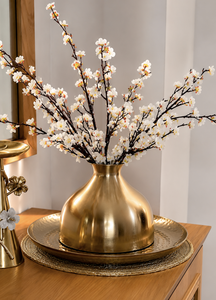 Vase à fleurs en métal doré de luxe avec tiges de fleurs de cerisier artificielles, centre de table décoratif pour la décoration de la maison - Product Image 4