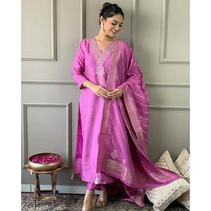 Magnifique ensemble élégant pour soirée, haut et bas avec dupatta, taille XL - Product Image 4