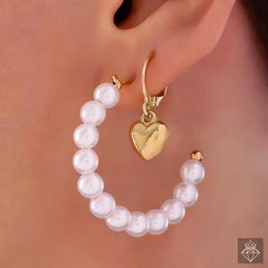 Boucles d'oreilles élégantes et luxueuses en forme de cœur doré - Product Image 5