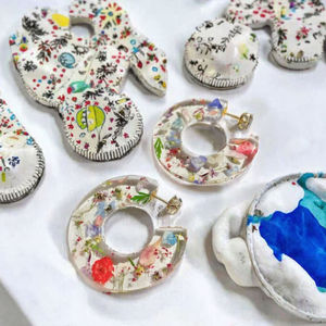 Handmade Epoxy <b>Resin</b> Hoop Earrings With Floral Embedding Round Shape Lightweight Jewelry Crafted With <b>Resin</b> <b>Crafts</b> - Product Image 4