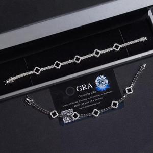 สร้อยข้อมือ Clover Moissanite ประดับด้วยเงินแท้ 925 ชุบโรเดียม ดีไซน์รูปดอกไม้ สไตล์ฮิปฮอป เครื่องประดับหรูหรา ของขวัญสุดพิเศษ - Product Image 2