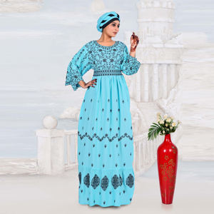 Robe longue en rayonne avec imprimé complexe sur toute la surface, manches évasées, taille cintrée et silhouette élégante au sol - Product Image 2