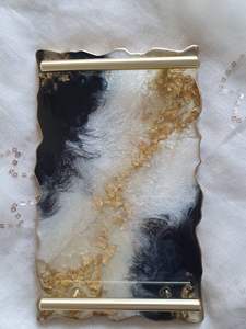 Bandeja de Resina Hecha a Mano Moderna y Más Vendida, Organizador Decorativo para el Hogar, para Mesa de Vanidad, Disponible a un Precio Excelente - Product Image 3