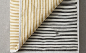 Cubrecama Reversible RIDHI con Rayas Artesanales, Algodón Azul y Amarillo, Estampado a Mano, Ecológico, Orgánico, Moderno, Fácil de Lavar a Máquina - Product Image 2