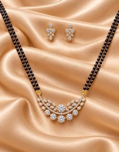 Ensemble collier et boucles d'oreilles pour femme, plaqué or, mangalsutra, perles noires, double rang, fleur de diamant, bijoux de mariée - Product Image 1