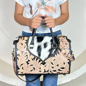 Sac de voyage en cuir gaufré floral grande capacité pour femme, style designer, sac de week-end en cuir repoussé, sac Speedy - Product Image 2