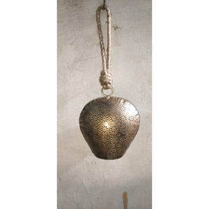 Cloches de Noël suspendues, finition laiton antique, cloche en fer gravée artisanale, décoration de Noël vintage shabby chic style ferme, en solde - Product Image 6