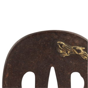 Tsuba japonaise de la période Edo en fer incrusté, motif Iroe Lapin et Vagues Brutes, garde d'épée non marqué - Product Image 6