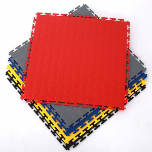 กระเบื้องปูพื้นพลาสติก PVC แบบ interlocking สำหรับงานหนัก สำหรับโรงรถ โกดัง พร้อมการตกแต่งพื้นผิวลายปาร์เก้ ด้วยโซลูชั่นการออกแบบกราฟิก - Product Image 1