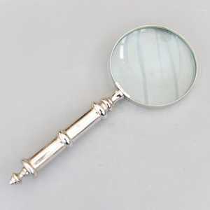 Loupe pratique en métal avec lentille transparente pour l'inspection des pièces de monnaie, des timbres et des documents - Product Image 3