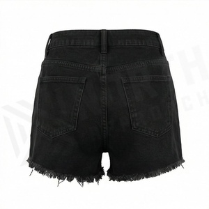 Shorts de mezclilla de pierna ancha con cintura alta, perforados y con borde deshilachado para mujer, color personalizado, estilo casual y moderno para el verano. - Product Image 2