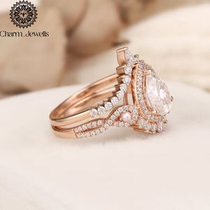 Bague de Fiançailles et d'Éternité Classique pour Femme Charm_Jewells en Argent Plaqué Or Rose 18K avec Moissanite Taille Coussin et Sertissage à Griffes IGI - Product Image 5