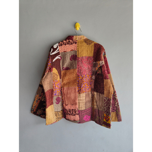Veste en patchwork de soie Kantha réversible style bohème, manteau matelassé vintage pour femme, design personnalisé, cadeau pour elle - Product Image 6