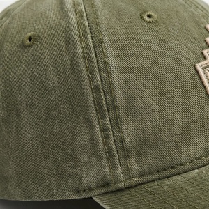 Casquette de baseball vert olive à 6 panneaux avec logo géométrique brodé sur le devant, visière réglable, unisexe, décontractée - Product Image 5