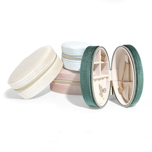 Linda Caja de Joyería Portátil Mini de Terciopelo, Elegante, Retro y Lujosa, de Forma Ovalada, para Guardar Collares y Anillos de Niñas - Product Image 4