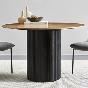 โต๊ะรับประทานอาหารทรงกลมหินอ่อนทราเวอร์ทีนสีเบจ พร้อมฐานไม้มะม่วงลายไม้แบบกลมเคลือบสีดำด้าน - Product Image 3