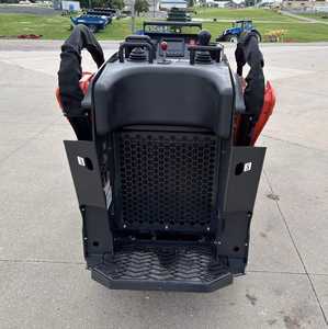 รถตักล้อยางขนาดเล็ก Kubota SCL1000 เครื่องยนต์เบนซินมาตรฐานยูโร 5/EPA ระบบขับเคลื่อนแบบตีนตะขาบ 4 ล้อ - Product Image 1