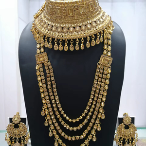 Parure de bijoux indienne tendance classique : collier ras-du-cou, boucles d'oreilles en fausses perles vertes – Idéal pour fiançailles, anniversaire, mariage, fête - Product Image 1