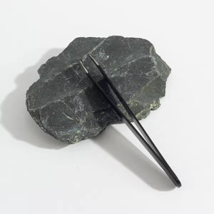 Pince à épiler professionnelle en acier inoxydable de haute qualité, personnalisable, à pointe en fibre, faite à la main, pour cils et sourcils, avec embout biseauté pour l'épilation - Product Image 4