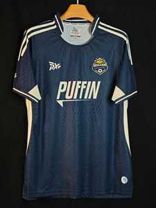 เสื้อฟุตบอล PUFFIN SPORTS แบบซับลิเมชั่น คอวี แขนสั้น ระบายอากาศได้ดี ซับเหงื่อ ทรงแอธเลติก ผลิตจากโพลีเอสเตอร์ 100% สำหรับผู้ใหญ่ - Product Image 1
