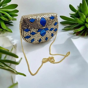 Bolso de Mano Irregular de Arte Popular con Conchas de Cauri, Cadena Chapada en Oro, Metal Teñido Artesanal para Decoración de Bodas y Regalo - Product Image 6