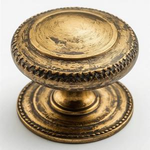 Poignée de porte décorative en métal de style européen pour l'amélioration du design intérieur des villas, hôtels et centres commerciaux, et à usage fonctionnel - Product Image 2