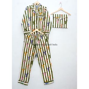 ชุดนอนผ้าฝ้ายพิมพ์ลายแมงป่องน่ารักแบบแอนิเมชั่น 3 ชิ้น ชุดนอนฤดูร้อนขายส่ง เสื้อถักระบายอากาศสำหรับผู้หญิง - Product Image 3