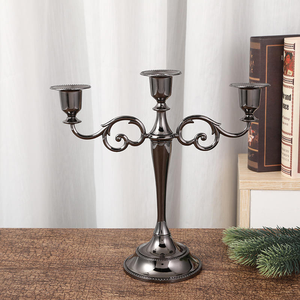 เชิงเทียนโลหะสีทองแบบคลาสสิก 5 แขน สำหรับตกแต่งงานแต่งงานและตกแต่งบ้าน - Product Image 5