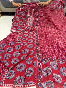 ชุดสูทคุณภาพสูง เสื้อท่อนบนพร้อมผ้าคลุมไหล่ ตกแต่งด้วยงานฝีมือทั้งตัว ชุดสูทผู้หญิงสำหรับใส่ทำงานและใส่ลำลอง - Product Image 6