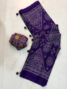 Sari de seda crepé Gaji con estampado Ajrakh de diseño elegante, combinado con una prenda de blusa sin coser. - Product Image 3