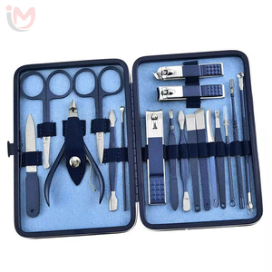 Kit de manucure en acier inoxydable 12 pièces, ensemble de soins des ongles portable avec étui, style classique pour adultes, services OEM - Product Image 4