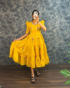 Vestido Midi de Algodón Naranja con Bordado en Capas, Mangas Abullonadas, Cuello Cuadrado, Estilo Bollywood, Ropa para Mujer - Product Image 2