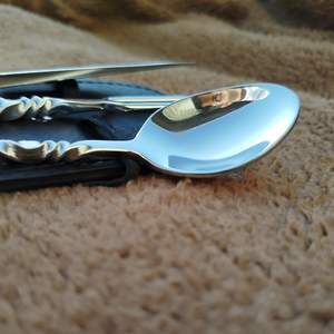 Ensemble de couverts médiévaux forgés à la main - Ensemble de 3 ustensiles vikings (fourchette, cuillère et couteau) - Ensemble de couverts médiévaux avec étui en cuir - Product Image 2