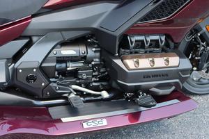 Tricycle de tourisme haute performance 2025 Gold Wing 1833cc à refroidissement liquide 4 temps à essence ENCORE TRIKE prêt à l'exportation - Product Image 4