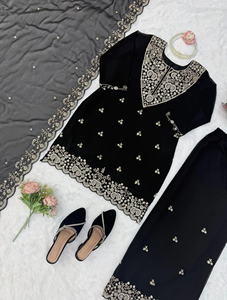Conjunto de Salwar Kameez Negro Bordado, Vestido Pakistaní con Dupatta Pesada, Estilo de Encaje Floral para Bodas y Fiestas - Product Image 4