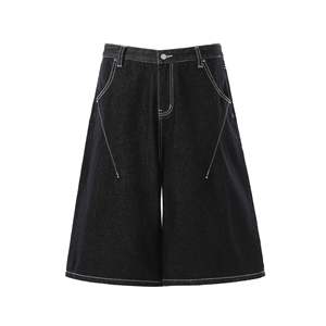 โรงงานผลิตกางเกงยีนส์ขาสั้นผู้ชายแบรนด์ส่วนตัว สีดำฟอกทรงหลวมใส่สบายสำหรับฤดูร้อน รับผลิตป้ายแบรนด์ตามสั่ง - Product Image 4