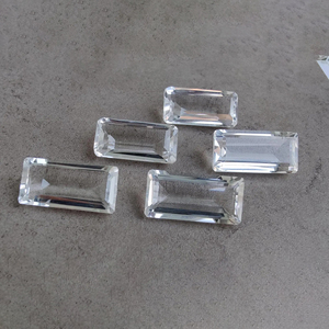 คริสตัลควอตซ์ธรรมชาติทรงสี่เหลี่ยมผืนผ้าขนาดใหญ่เจียระไนอย่างประณีต  อัญมณีธรรมชาติที่ผ่านการปรับขนาดแล้ว - Product Image 1