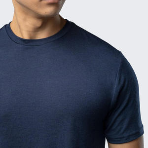 T-shirts personnalisés pour hommes en gris chiné, décontractés, respirants, en polyester et coton, coupe ajustée, col rond, vierges, pour le sport et la gym, vente en gros - Product Image 5