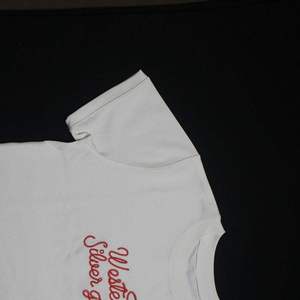 T-shirt en coton épais personnalisé à prix abordable, col rond, manches courtes, qualité supérieure, durable, coupe confortable, fabrication vietnamienne - Product Image 2