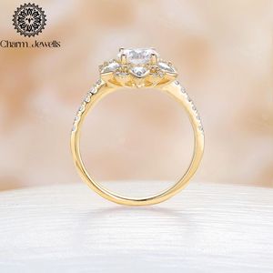 แหวนหมั้นรูปดอกไม้ประดับมอสซาไนต์สีเงินสำหรับผู้หญิงจาก Charm_Jewells รับรองโดย IGI น้ำหนัก 3 กรัม ตัวเรือนแบบหนามเตย ทรงบริลเลียนท์คัท สไตล์คลาสสิก - Product Image 6