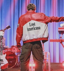 เสื้อแจ็คเก็ต MGK Lost Americana สีแดงและสีขาว ทำจากหนัง  แบบเสื้อวาร์ซิตี้  สั่งตัดพิเศษ - Product Image 4
