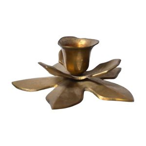 Candelero de Latón con Diseño de Flor Dorada, Portavelas para Decoración del Hogar, Base Metálica Resistente - Product Image 1