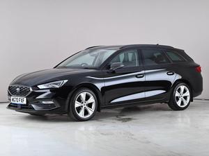 Station-wagon Leeon noir 2021 d'occasion en excellent état, 5 portes, design sportif, style moderne - Product Image 2