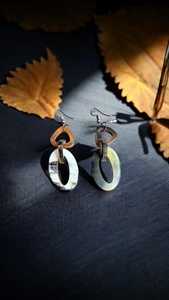 Pendientes de Cuerno de Búfalo Natural de Primera Calidad, Acabado Pulido y Brillante, Joyería Elegante para Mujer, para Boutiques y Propietarios de Tiendas - Product Image 4