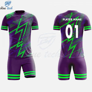 Tenue de football personnalisée pour hommes, ensemble respirant de maillot et short de football, uniforme de football OEM imprimé par sublimation, grandes tailles 100% - Product Image 6