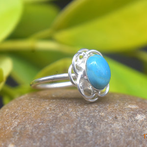 Anillo de Turquesa de Mohave, Arizona, Moderno, Forma Ovalada de 8x10 mm, Plata de Ley 925, Joyería Navajo Hecha a Mano, Regalo para Ella - Product Image 3